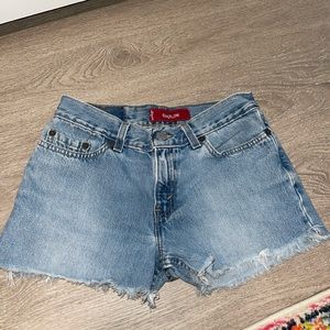 Levi’s Shorts fit 24 waist